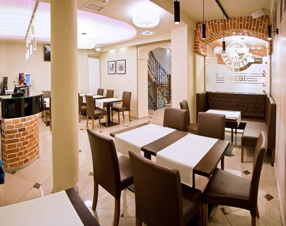 Hotel Fryderyk 나이사 외부 사진