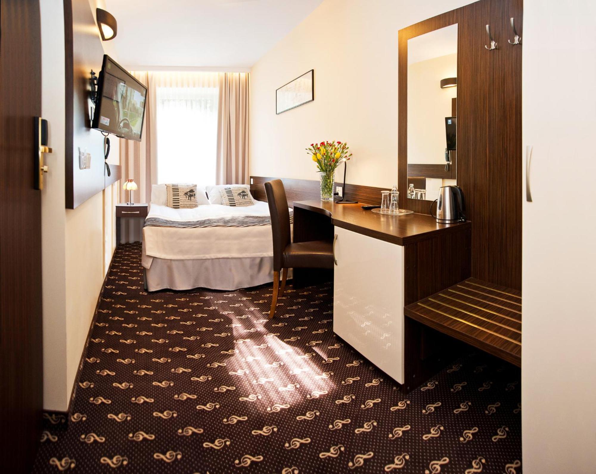 Hotel Fryderyk 나이사 객실 사진