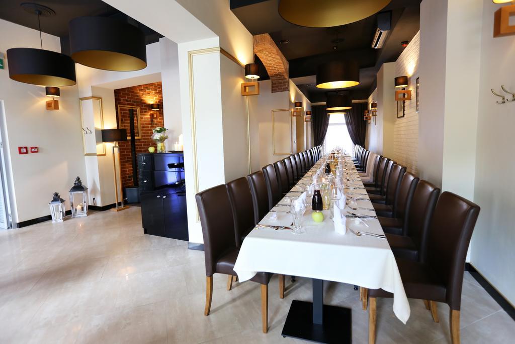 Hotel Fryderyk 나이사 외부 사진